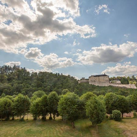 Pension V Parku Cesky Sternberk Bagian luar foto