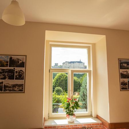 Pension V Parku Cesky Sternberk Bagian luar foto