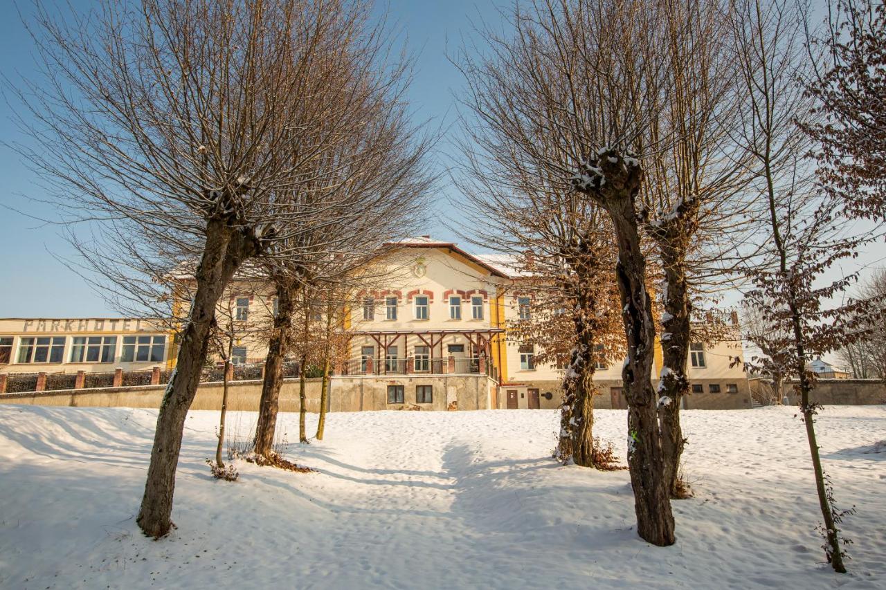Pension V Parku Cesky Sternberk Bagian luar foto